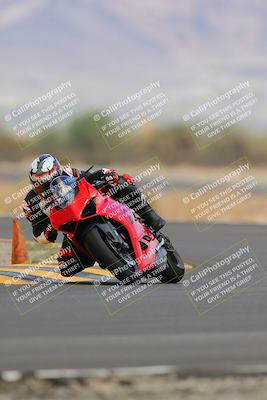 media/Sep-11-2022-SoCal Trackdays (Sun) [[81b7e951af]]/Turn 14 (1130am)/